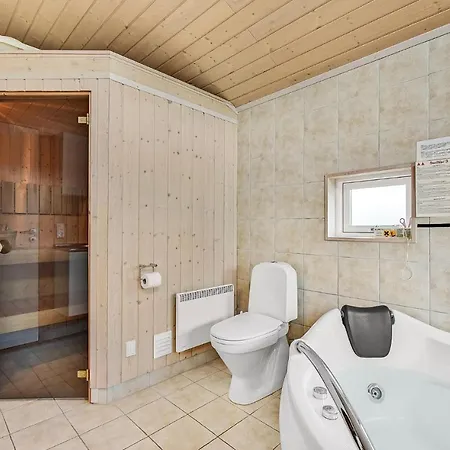 Beautiful Home In Juelsminde With Sauna * Sonderby (Midtjylland)