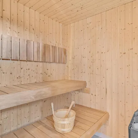 Beautiful Home In Juelsminde With Sauna Prázdninový dům *