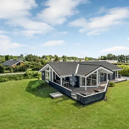 Beautiful Home In Juelsminde With Sauna Prázdninový dům Sonderby (Midtjylland)