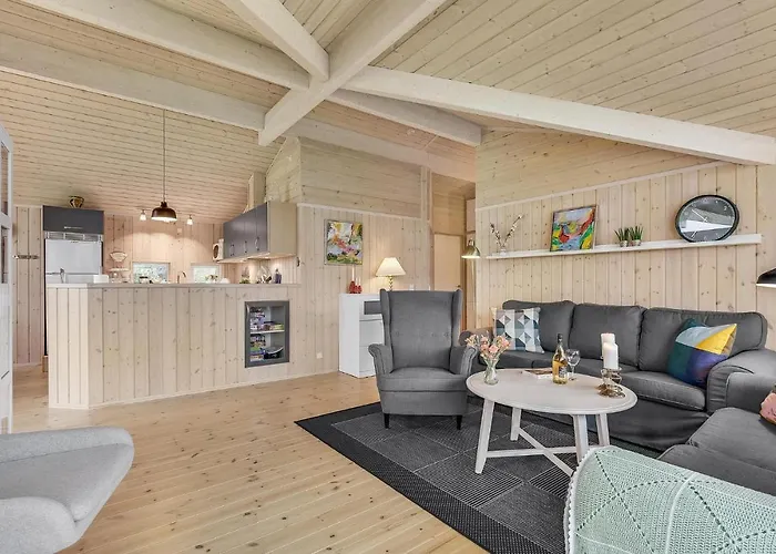 Pot Strandby Juelsminde V Denmark *